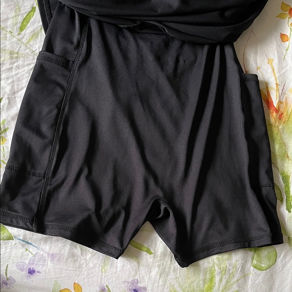 Refuge Athletics Black Exercise Dress - Picture 4 of 5